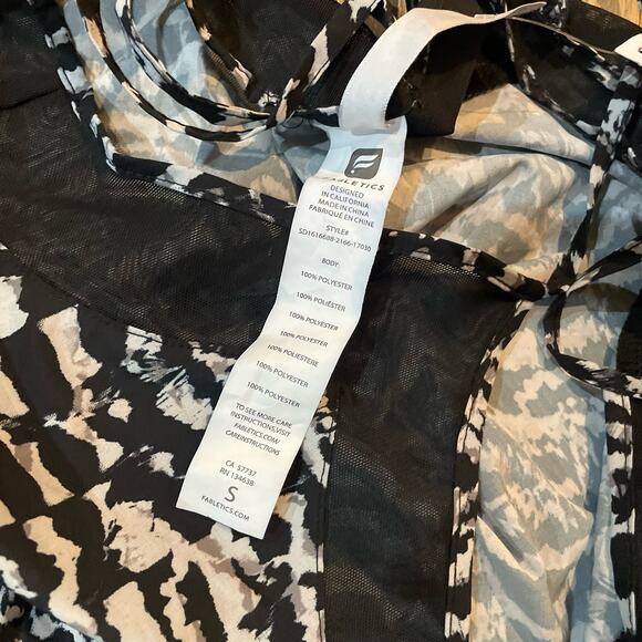 New Fabletics Sandstorm Print Dash Jumpsuit Size Small - Picture 5 of 7